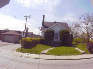 712 N Lewis Ave, Waukegan, IL 60085