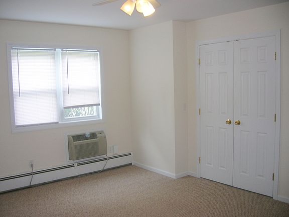 2nd image of 29 Hoyt St Ste 5A