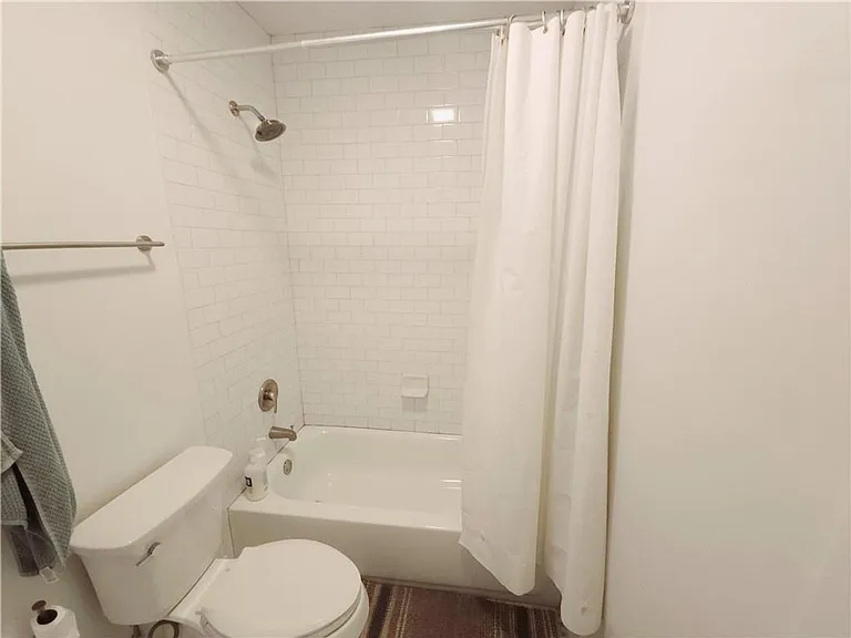 7512 Freret St — Photo 9