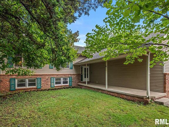 3rd image of 74 Holliday Rd