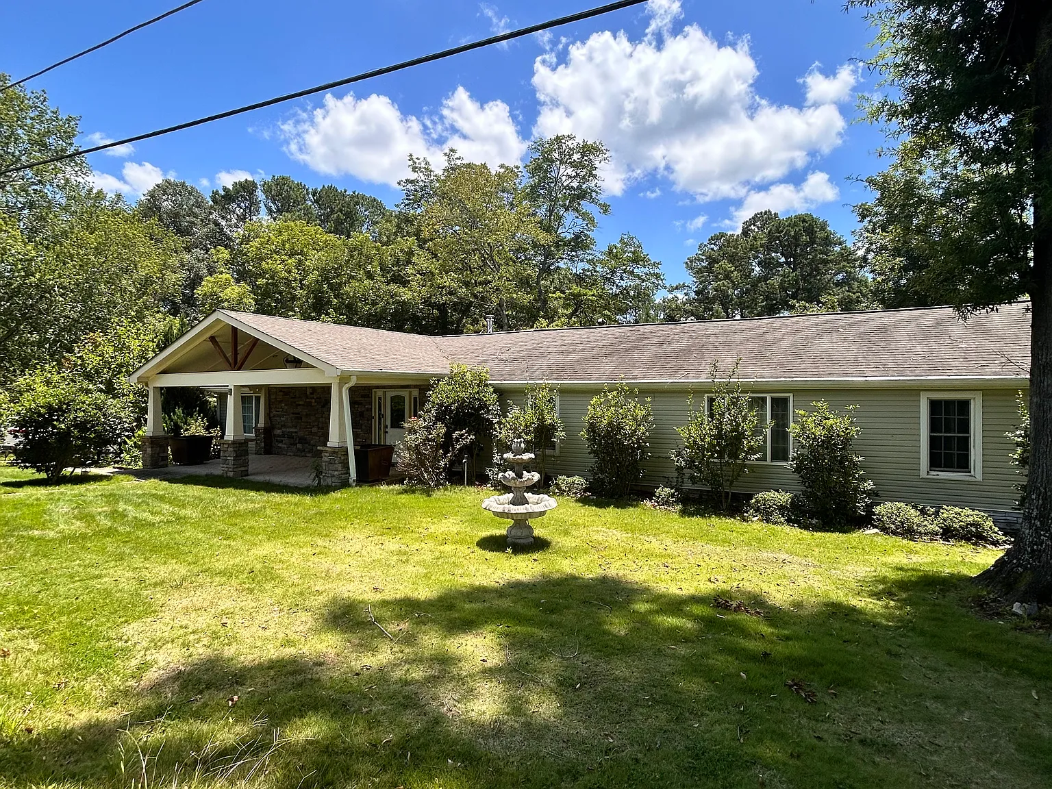 4 bed, 2.5 bath, 2149 sqft, $2,550 — Photo 1