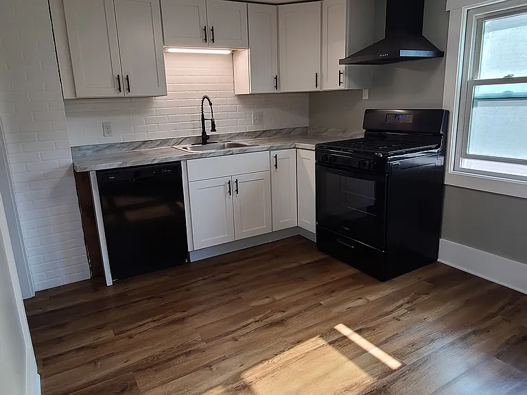 25 Brown St #2 — Photo 1