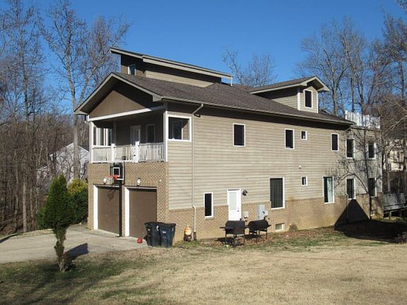 3rd image of 2 Hickory St