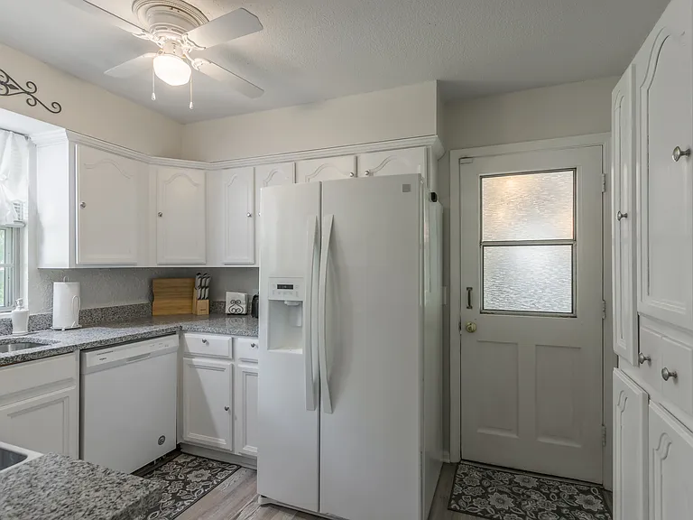 5221 N Central St — Photo 3