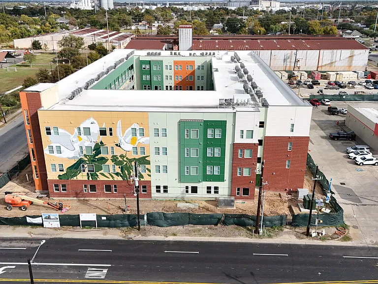 7520 Avenue C — Photo 3