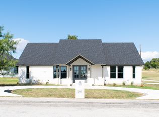 170 Half Moon Way, Bridgeport, TX 76426