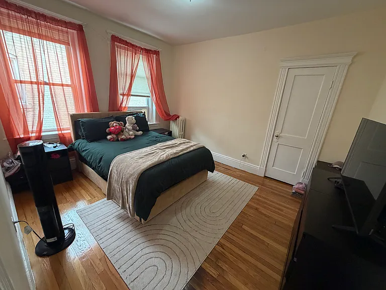 84 Gordon St — Photo 15