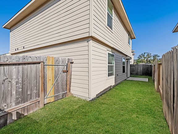 3rd image of 8802 W Oaks Dr