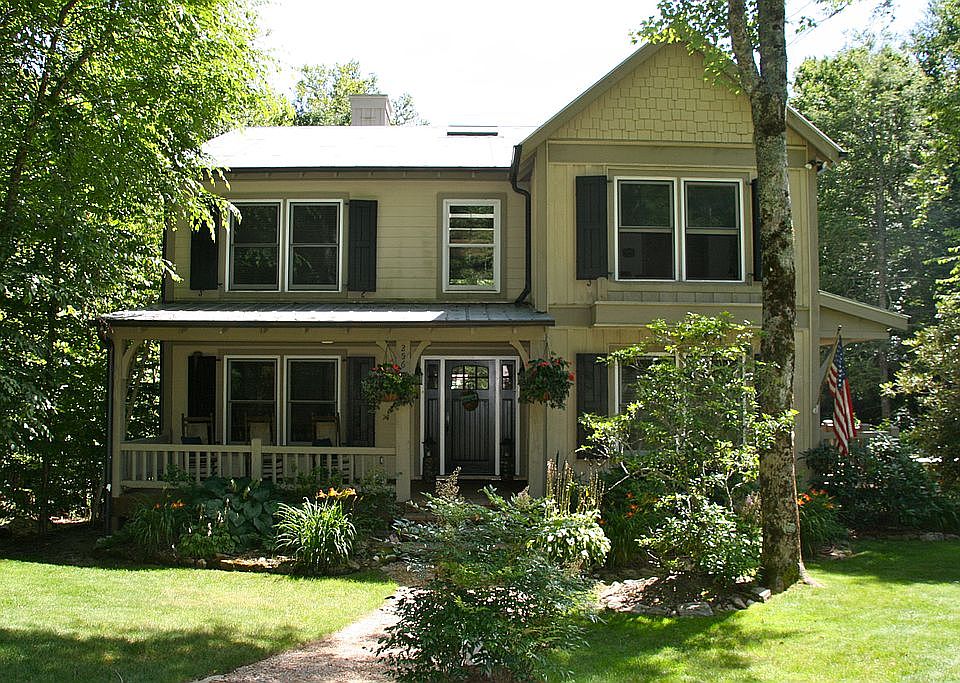 Charming Highlands Home