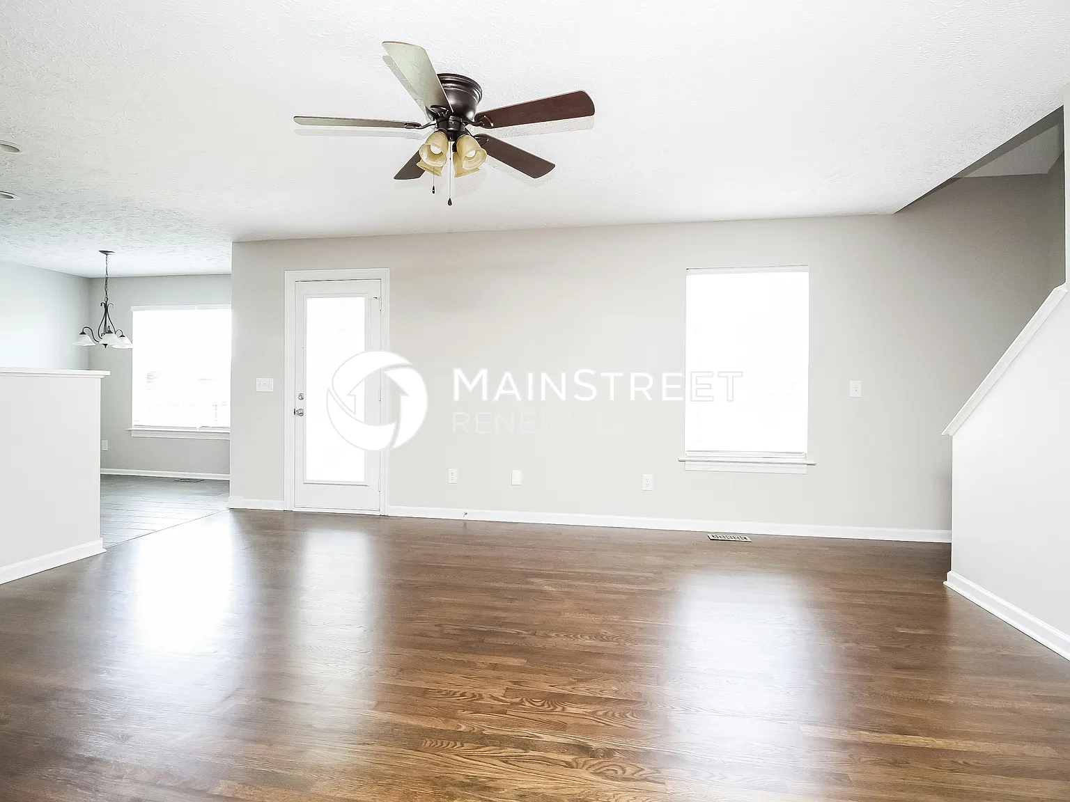 4919 Pillar Dr — Photo 2