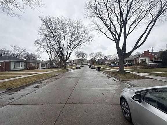 4th image of 20291 Plainview Ave