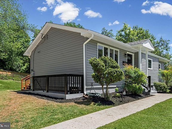5th image of 7001 Bishop Dr