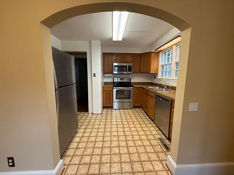 912 Madison Ave — Photo 9