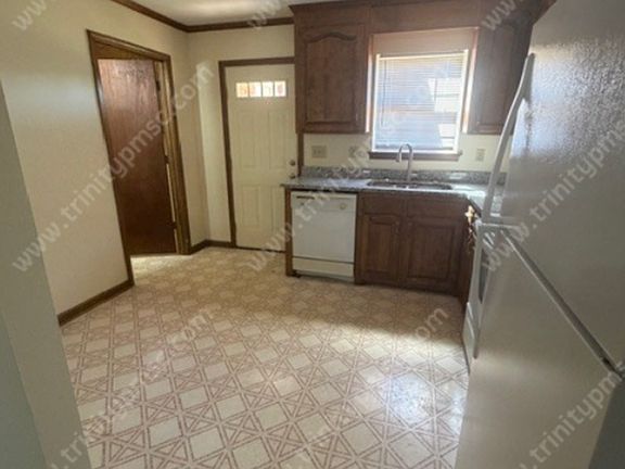 2nd image of 407 Nelson Dr