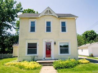 4427 1st St, Columbiaville, MI