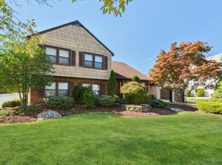 52 Cannonade Dr, Marlboro, NJ 07746