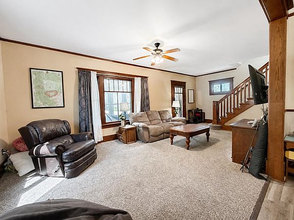 5th image of 302 N 9th St