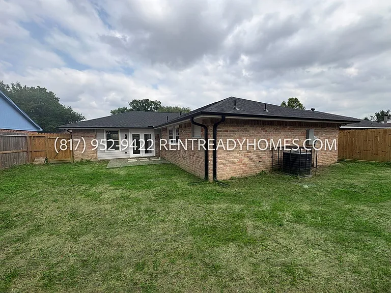 7810 Birchbark Dr — Photo 4