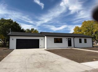 802 W 9th St, North Platte, NE 69101