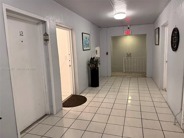 1860 SW 22nd St #11 — Photo 15
