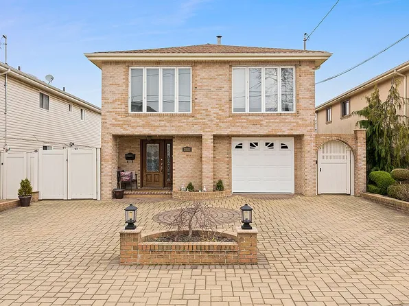 15923 79th St, Howard Beach, NY 11414