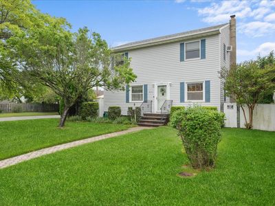 803 Granada Parkway, Lindenhurst, NY, 11757