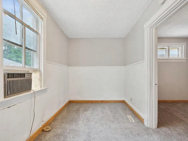 948 Cook Ave E — Photo 9