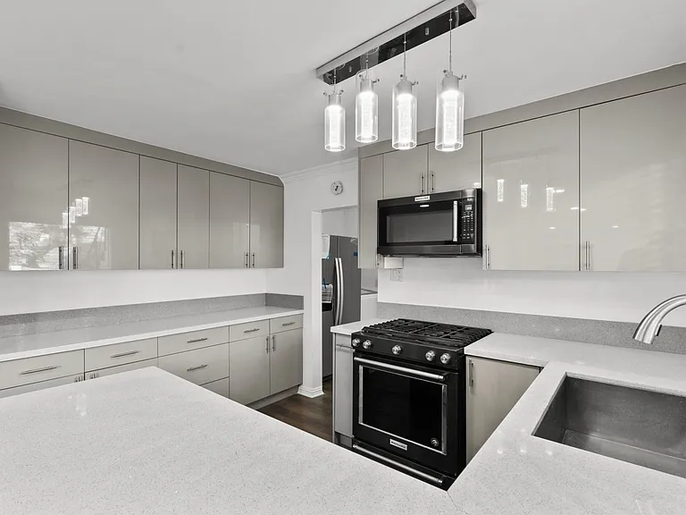 408 Spencer St #C — Photo 11