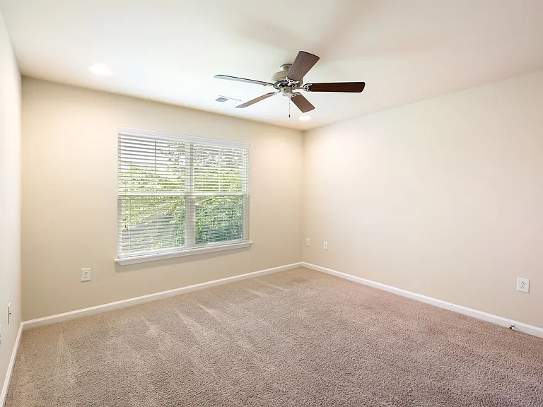 1810 Candlewood Ct #102 — Photo 17