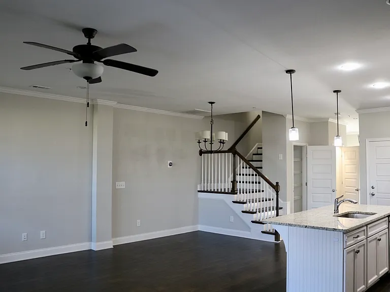 2595 Wellesley Square Dr — Photo 9