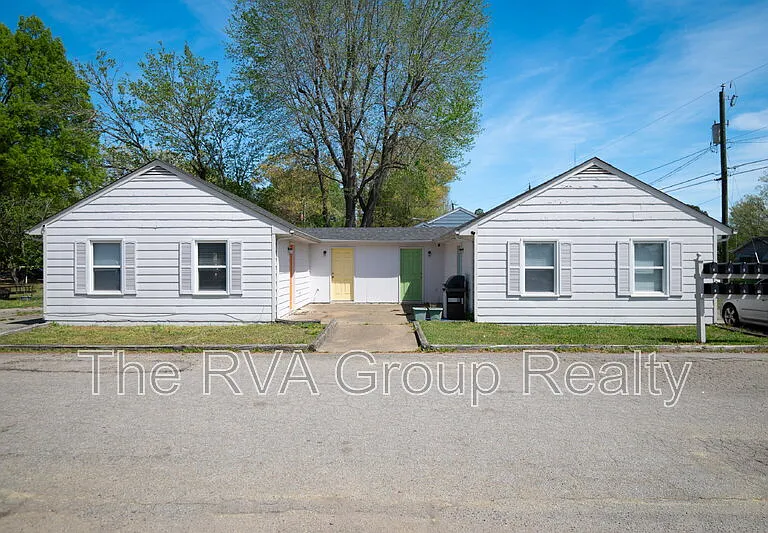 3805 Woodlawn St #12 — Photo 1