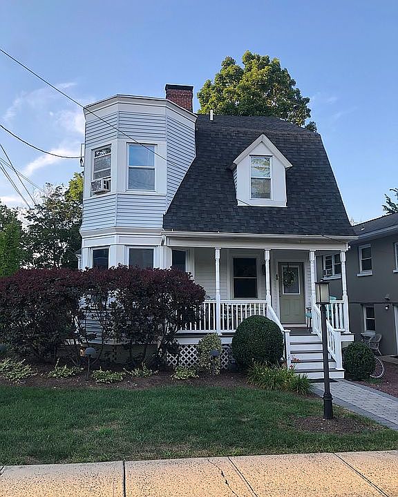 2nd image of 60 Elysian Ave