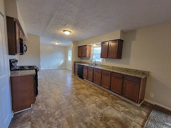 3rd image of 2215 Osman Ln