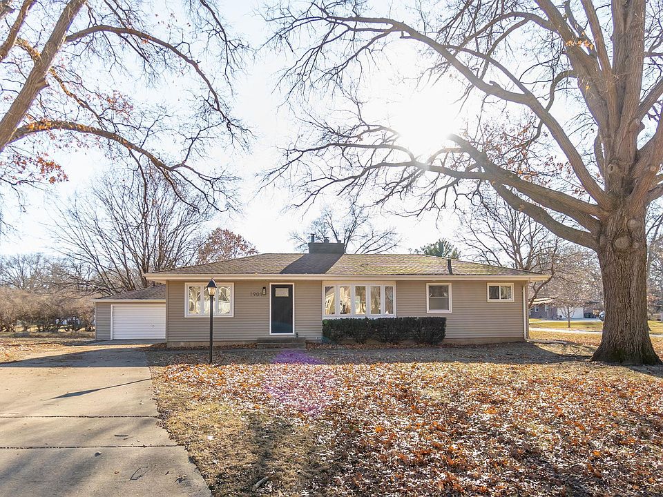 1st image of 1901 Pin Oak Dr