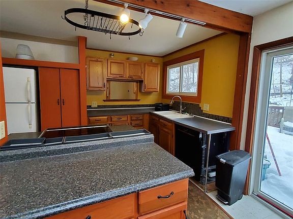 5th image of 36 Park Terrace Pl