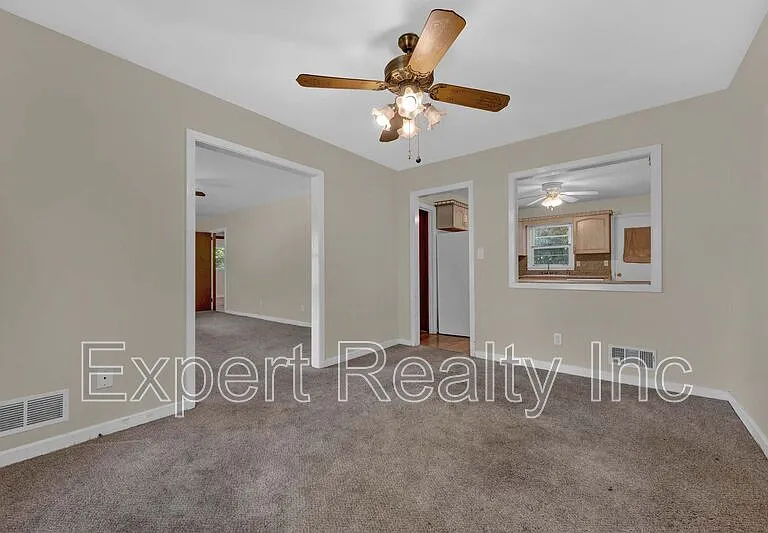 2249 4th Place Cir NE — Photo 16
