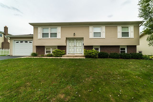 1st image of 8205 Leawood Ln