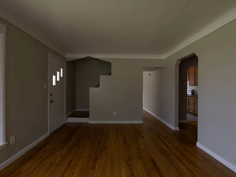 24535 Brittany Ave — Photo 4