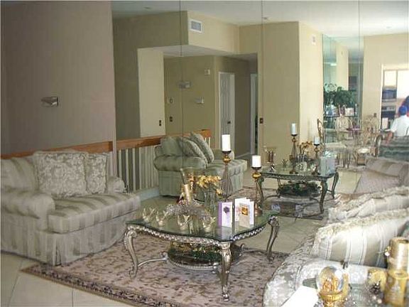 5th image of 2770 2nd Ave Unit 409