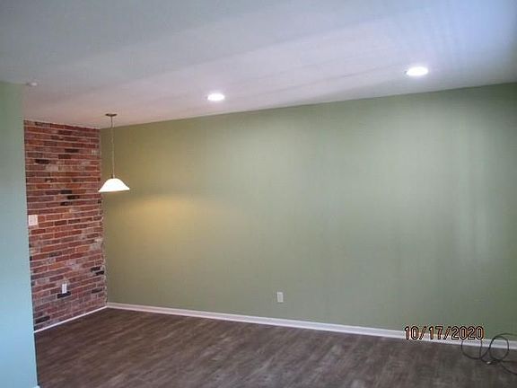 4th image of 1135 Jackson Ave #303