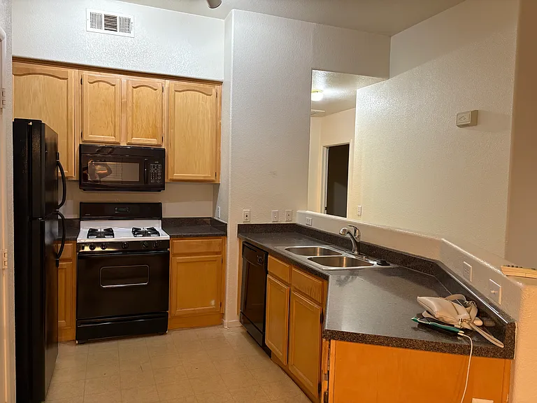 10245 S Maryland Pkwy #241 — Photo 3