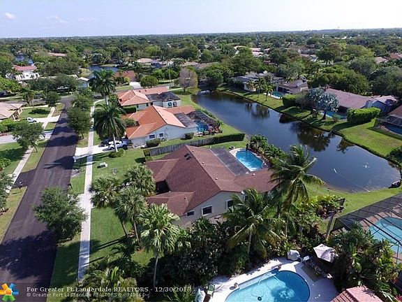 5th image of 1020 NW 94th Ter