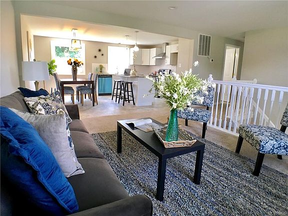 3rd image of 203 Hollymead Ct