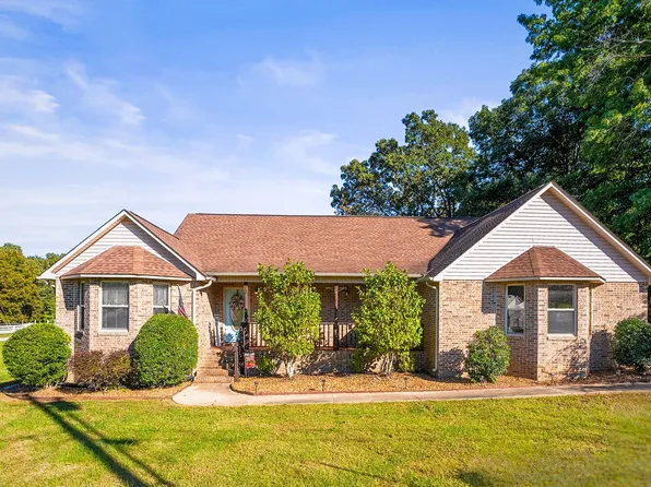 19 Larkspur Ct, Tullahoma, TN 37388