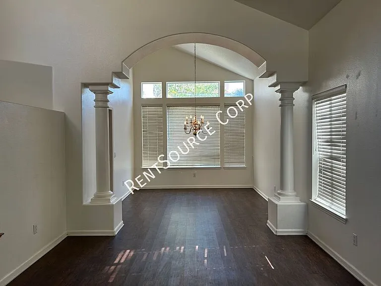 3210 Lantana Ct — Photo 4