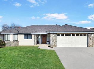 228 E Fargo Ave, Hanford, CA 93230