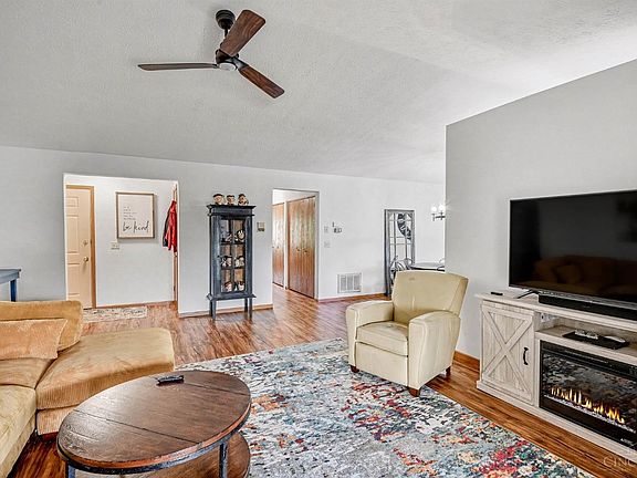 5th image of 3963 School Section Rd Unit 32