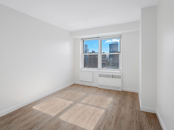 4th image of 747 10th Ave APT 34E