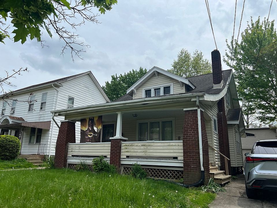 1st image of 131 Hilton Ave