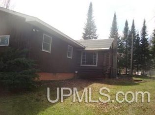 N7753 Ridge Rd, Munising, MI 49862